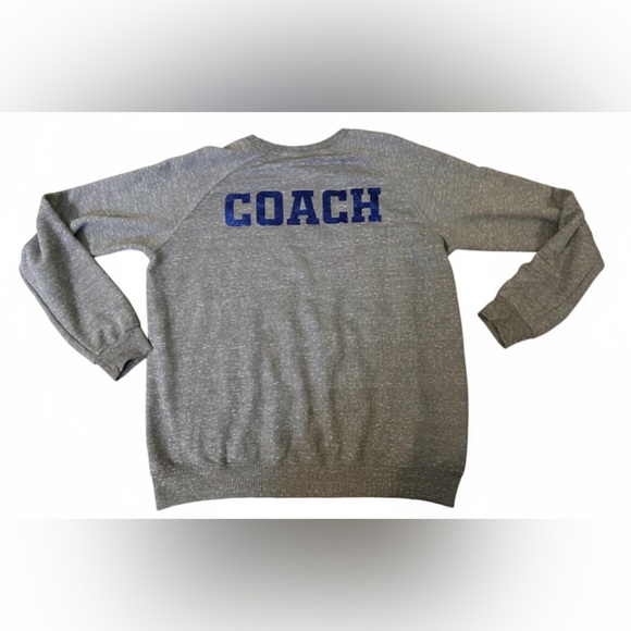 Gray Sweatshirt Women’s XL Embroidered Wildcat Logo Pullover Lightweight Cozy - Picture 2 of 2